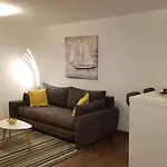 Marnic شقة *